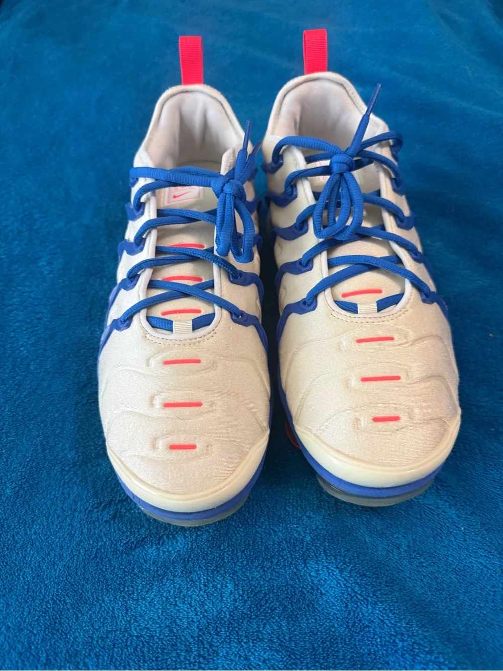 Nike Air Vapormax Plus in cream and hyper royal blue and red men’s size 11.5